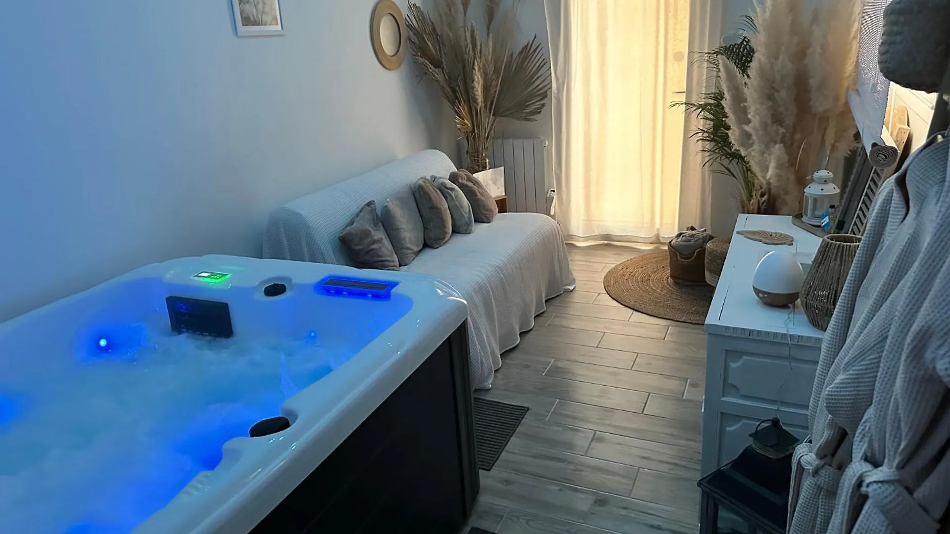Cocon Classe 3 Etoiles - Love Et Detente - Spa Carpentras